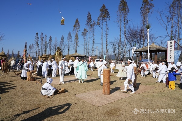 새터가을굿놀이 공연<사진제공=밀양시>