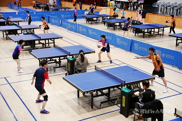 지난 10일 밀양문화체육회관에서 열린‘2024년 밀양시협회장배 탁구대회’<사진제공=밀양시>