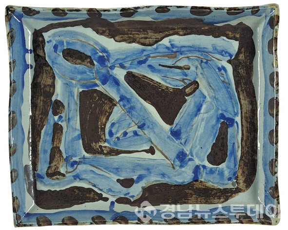 전혁림 작가의 직사각과반 (사진제공=경남도)