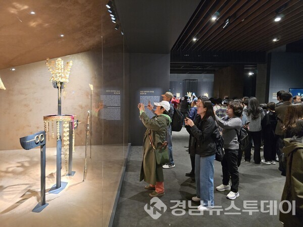 함안박물관이 제23기 함안박물관대학 수강생 60여 명과 함께 신라의 고도 경주 일대 답사를 마쳤다.(사진제공=함안군)