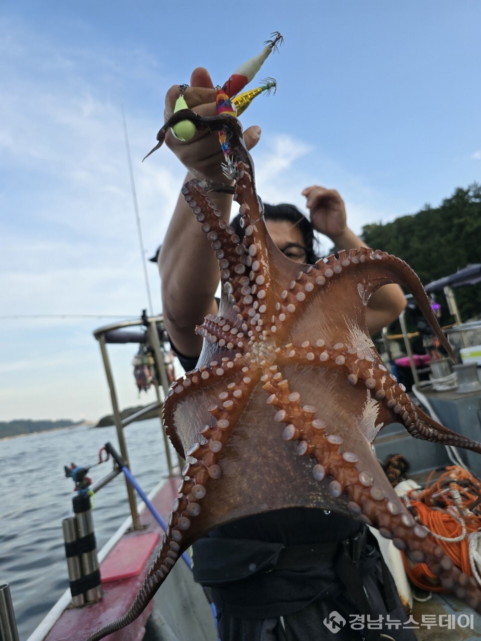경남도가 23일  ‘제1회 경남도지사배 전국 낚시대회’를 개최했다.(사진제공=경남도)