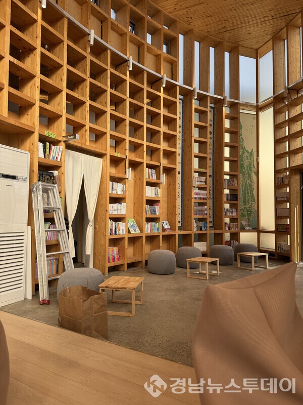 만화카페 내부 (사진제공=하동군)