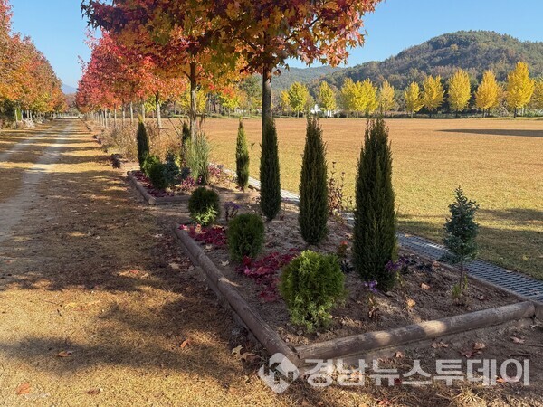 산청군 시민정원사 3기가 조성한 단성묵고생태숲 미니정원 (사진제공=산청군)
