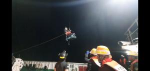 통영해경, 바다서 조업 하다 발목 절단 선원 병원 이송