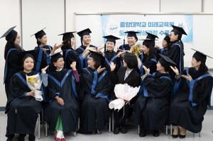 중앙대학교 미래교육원, 미술작품해설 돕는 전문가 교육하는 &apos;도슨트 양성과정&apos; 수강생 모집