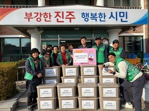 진주시 대평면 새마을부녀회·지도자협의회, 연말 맞이 위문품 전달